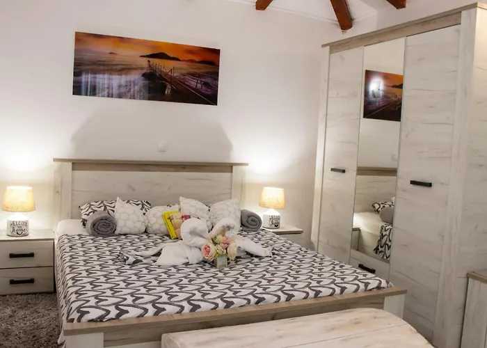 Authentic Dalmatian Treasure Homes - House Azur * オレビック